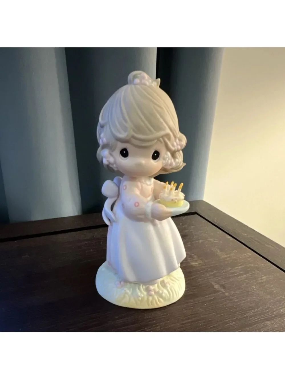 Precious Moments Birthday Girl Porcelain Figurine 2001 Hand Painted
